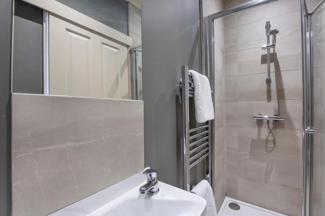 Patrick'S Pool- 4 Bedroom,4 Bathroom, Most Central Luxury Townhouse! York Ngoại thất bức ảnh